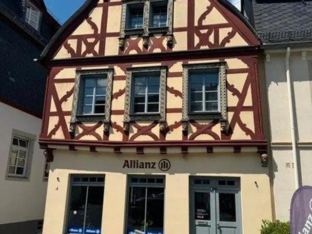 Zuhause mit viel Platz in einem denkmalgeschützten Geschäfts Woh