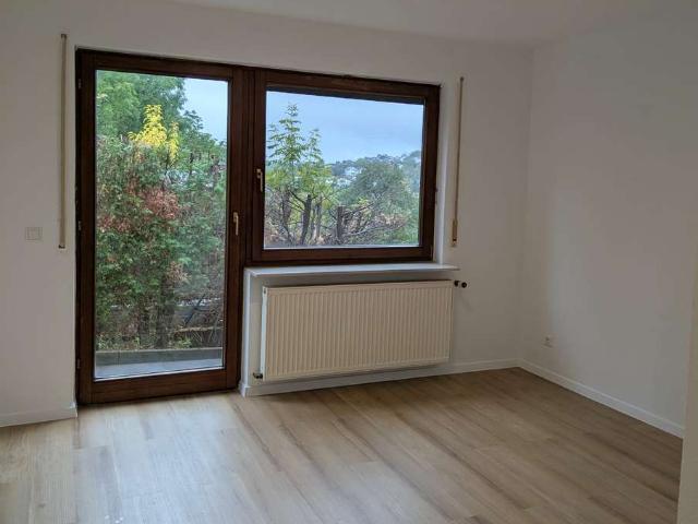 Zuhause mit zwei Zimmern + EBK, Garten, Parkplatz