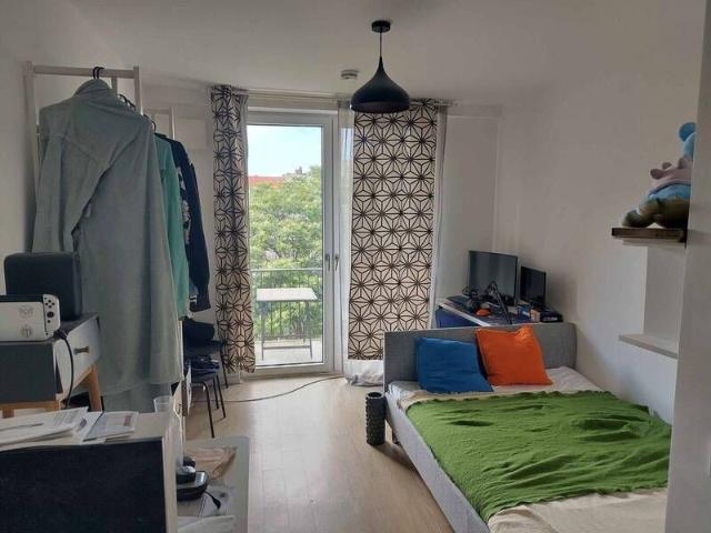 Zuhause mit Balkon und Aufzug in Berlin