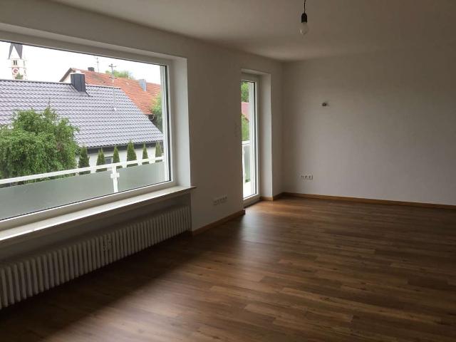 Zuhause mit drei Zimmern und Balkon in Graben