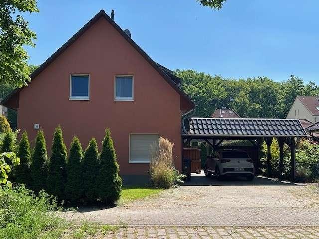 Zuhause mit Gartenidylle und viel Platz für die Familie