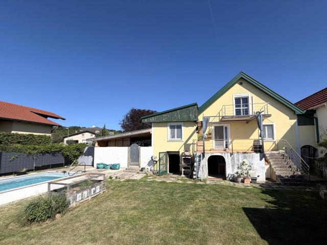 Zuhause mit Pool und Weitblick