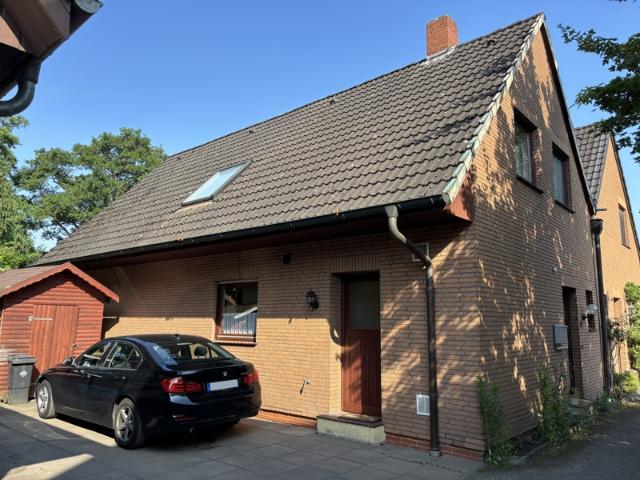 Zuhause mit Potenzial – Familienfreundliche Doppelhaushälfte in ruhiger Lage von Bremen Burg