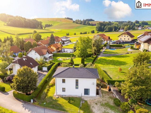 Zuhause mit Raum zum Entfalten Großzügiges Einfamilienhaus mit weitläufigem Garten, Westterrasse und vielseitigem Vollkeller in Enzenkirchen