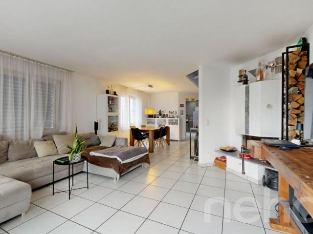 Zuhause ankommen: Grosszügige Maisonettewohnung mit Terrasse