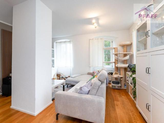 Zuhause ankommen in Ehingen! Schöne 4 Zimmer Maisonettewohnung mit Stellplatz und Einbauküche