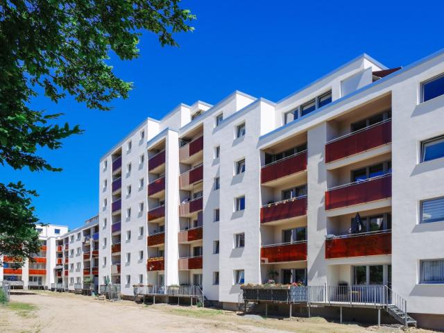 Zuhause für Jung und Alt in modernisierter Wohnanlage/ DG rechts