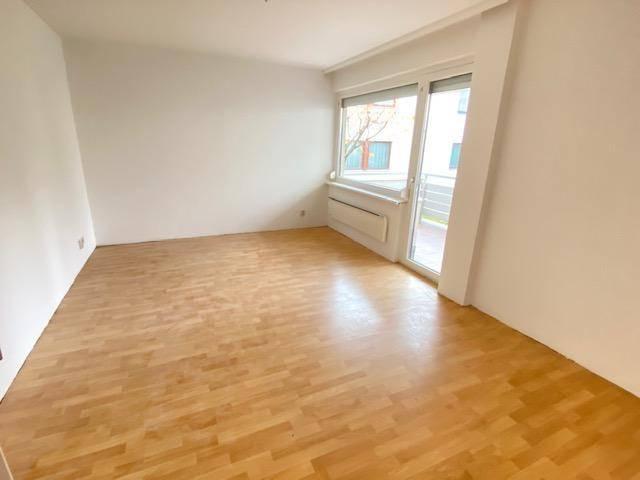 Zuhause im Grünen – gepflegte 3 Zimmer Neubauwohnung mit Loggia, Ruhe, Grünblick und Platz für Familie & Homeoffice