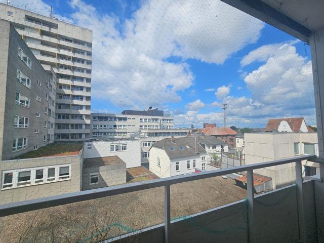 Zuhause ist: zentral wohnen in der Innenstadt 3 Zimmer Wohnung mit Balkon & Einbauküche