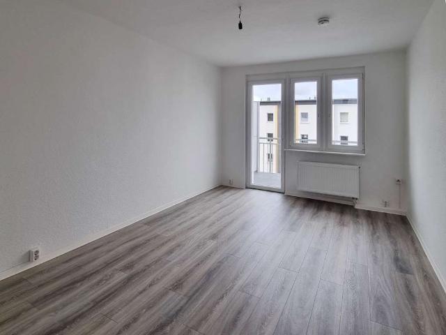 Zuhause ist: Frisch renovierte 3 Zimmer Wohnung mit Balkon in ruhiger Lage