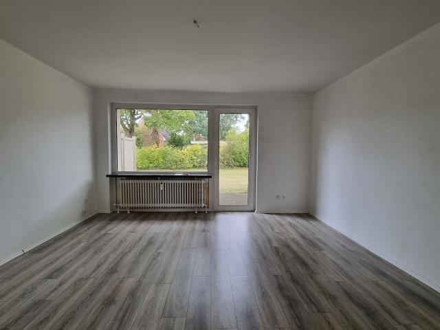 Zuhause ist: Frisch renovierter Reihenbungalow mit geräumiger Terrasse ab sofort vermietbar!