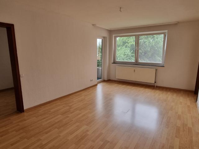 Zuhause ist: Gut geschnittene 2 Zimmer Wohnung mit Balkon