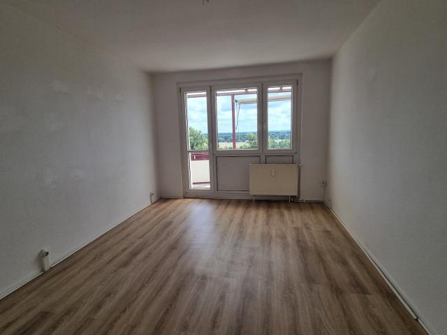 Zuhause ist: Idyllischer Ausblick vom Balkon Ihrer neuen 3 Zimmer Wohnung