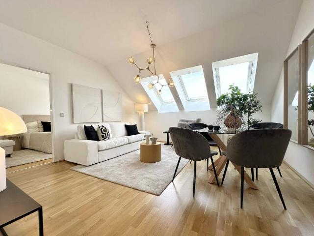 Zuhause über den Dächern Traumhafte 2 Zimmer Wohnung mit perfektem Schnitt!