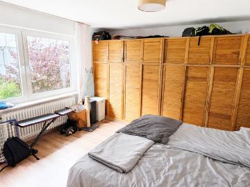 Zuhause zum Wohlfühlen: 2,5 Zimmerwohnung mit Balkon & Garage