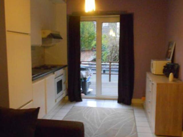 Zuidgerichte studio met zonneterras nabij Citadelpark