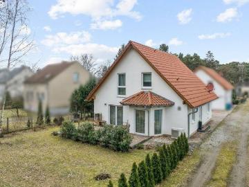 Zukunftssicher wohnen: A+ Energieeffizienz auf 650m² Grundstück nahe Berlin