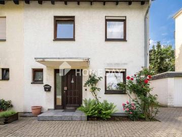 Zukunftssicher wohnen: Ihr neues Familiendomizil mit moderner Technik, Garage, Garten & Terrasse