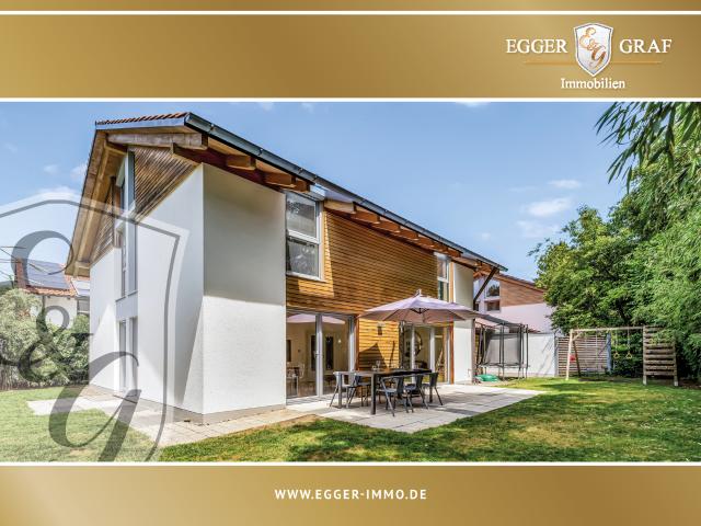 ZUKUNFTSSICHERER, MODERNER FAMILIENTRAUM MIT PV, WÄRMEPUMPE, GARTEN UND DOPPELGARAGE IN RIEMERLING