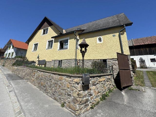 Zurück zur Natur! Mehrfamilienhaus mit unzähligen Nutzungsmöglichkeiten