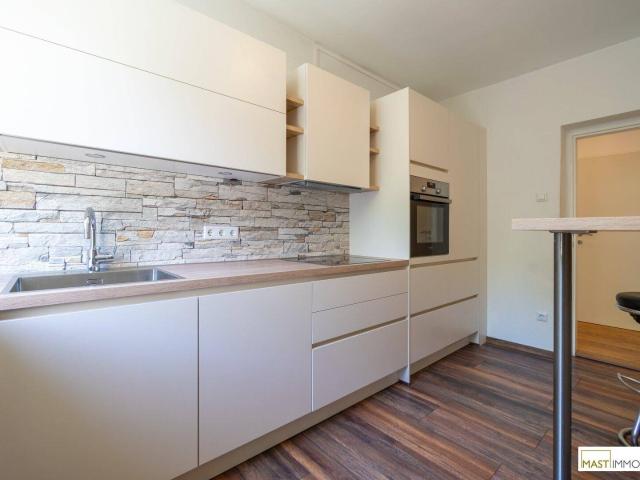 Zur Gänze sanierte 2 Zimmer Wohnung inkl. hochwertiger Einbauküche in ausgezeichneter Lage