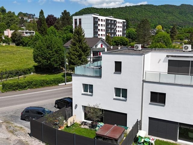 Zur Miete in Delémont modernes Haus mit 5,5 Zimmern und Garten