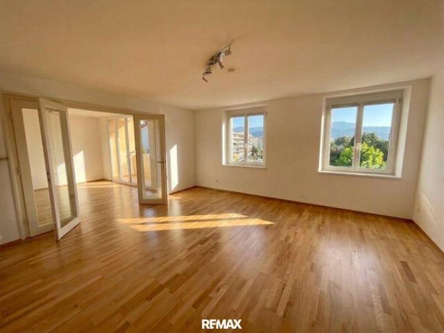 Zur Miete: Lichtdurchflutete 4,5 Zimmer Wohnung mit Loggia und Balkon in zentraler Lage in Klagenfurt