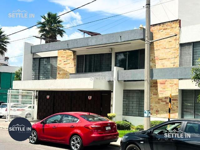 A01 HERMOSA CASA EN RENTA COLONIA LA PAZ EN PUEBLA