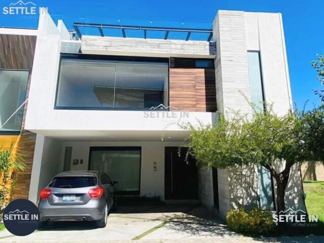 A04 CASA EN RENTA/VENTA RQUE QUERÉTARO, CLUSTER CON ALBERCA LOMAS DE ANGELÓPOLIS