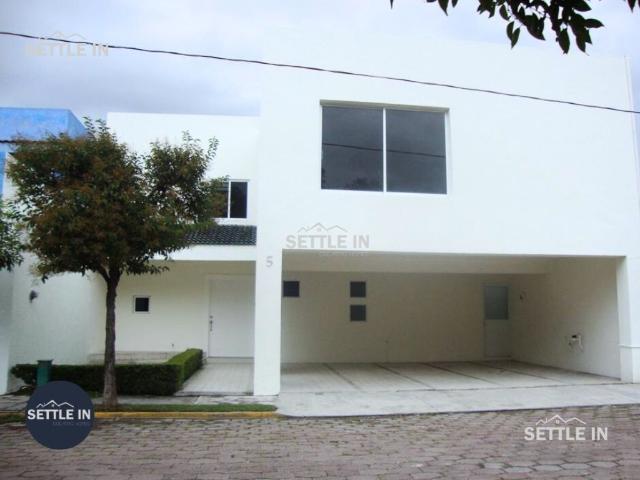 A04 HERMOSA CASA EN RENTA EN FRACC. JARDINES DE ZAVALETA