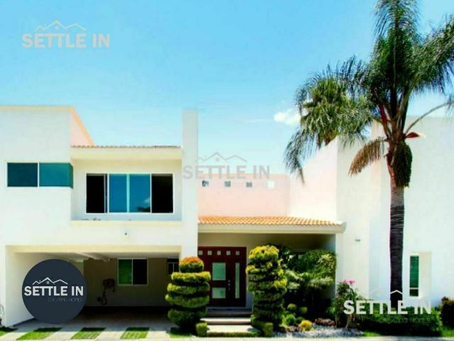 A04 RESIDENCIA EN RENTA FRACC SANTA FE, FRENTE A LA VISTA
