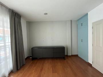 #A124151 2/10/68 ให้เช่าทาวน์โฮม 3 ชั้น Baan Klang Muang Sathorn Taksin 2 สอบถาม ld line @condoboy