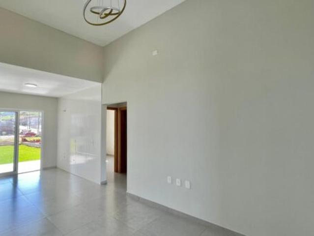 A1301 – Casa geminada 2 dormitórios