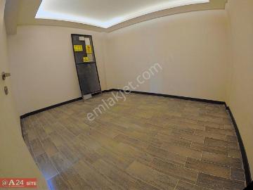 A24 güzelbahçe Çelebi Kolejler Bölgesinde Havuzlu Satılık Villa