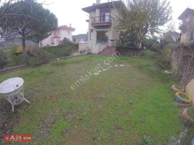 A24 Site Emlak yelki'de Havuzlu Site Müstakil 773 M2 Arsa İçinde