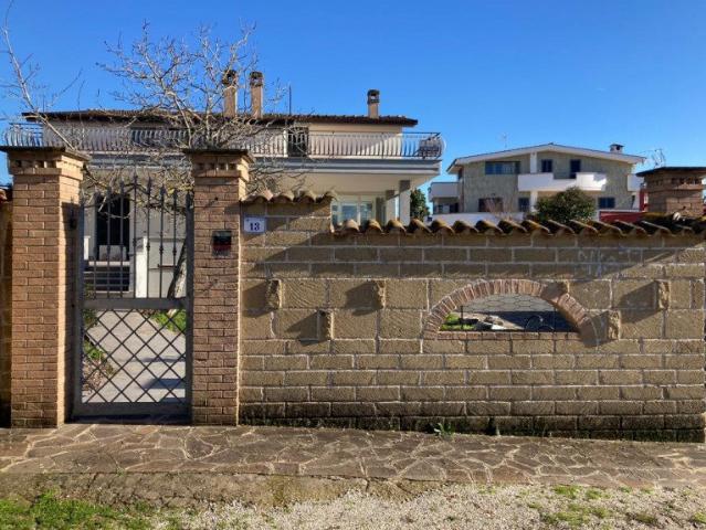 A3637s Nettuno, primissima periferia, inserita in un conte. 390m² Nettuno