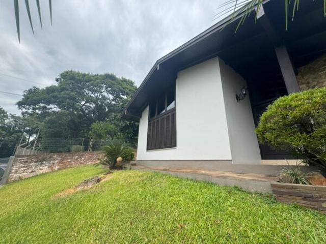 A753 – Casa 4 dormitórios