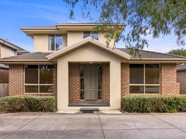A MUST SEE MODERN TOWNHOUSE!