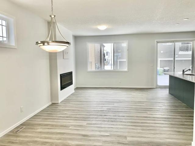 A Must See! Spacious, New and Upgraded Home. Entire Home — 3 Bedrooms Townhouse