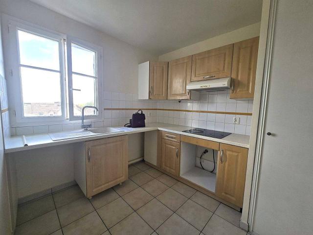 À Magny Le Hongre, appartement dernier étage à louer