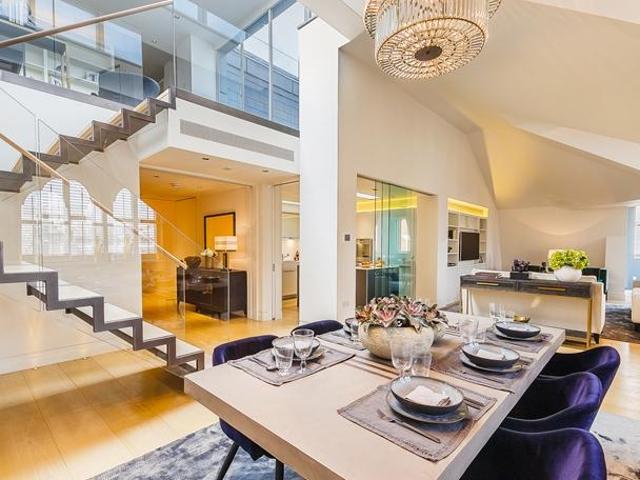A magnificent north east facing, triplex penthouse apartment situated within a prime and exclusive address in Mayfair