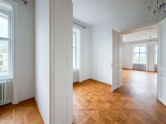 A magnificent, brand new apartment with a view of the city park and the Ring