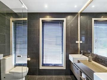 Fyansford, Greater Geelong, Victoria - Parking