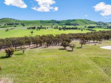 A magnificent weekend retreat set amongst the wine region!