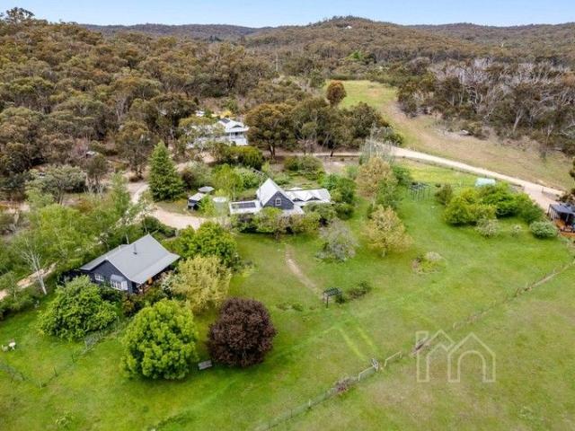A Magical Homestead and Two Cottages on 11.98ha approx