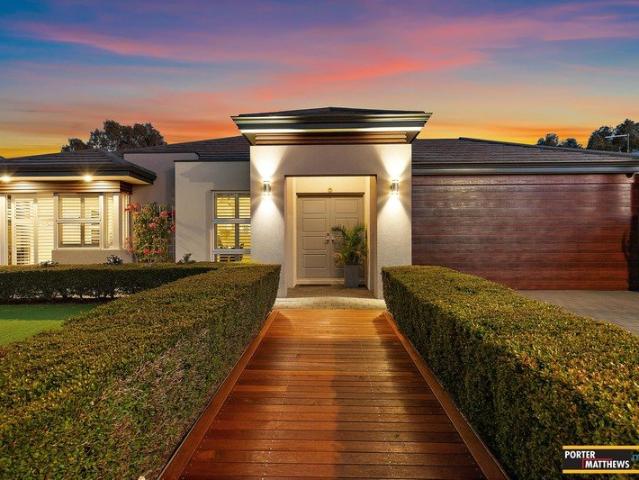 A MASSIVE HOME LIKE NO OTHER. DISPLAY HOME QUALITY