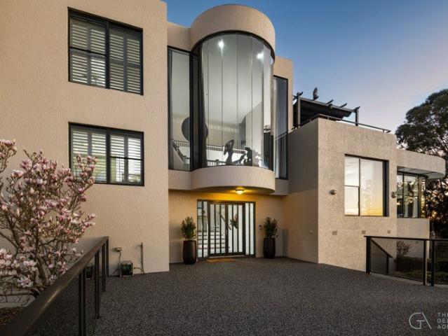 A Masterclass in Mid Century Luxury