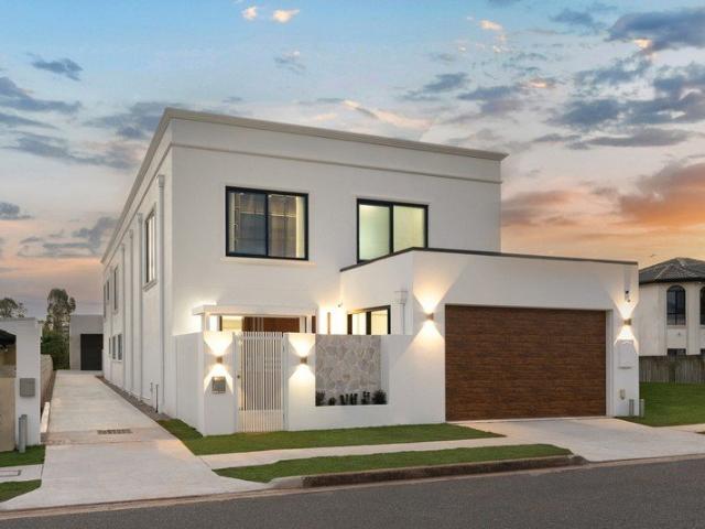 A Masterclass in Scale, Sophistication and Contemporary Design