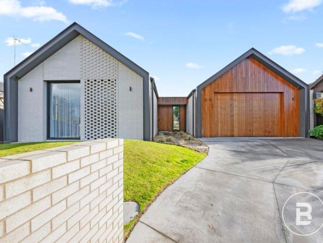 A MASTERPIECE OF MODERN LIVING