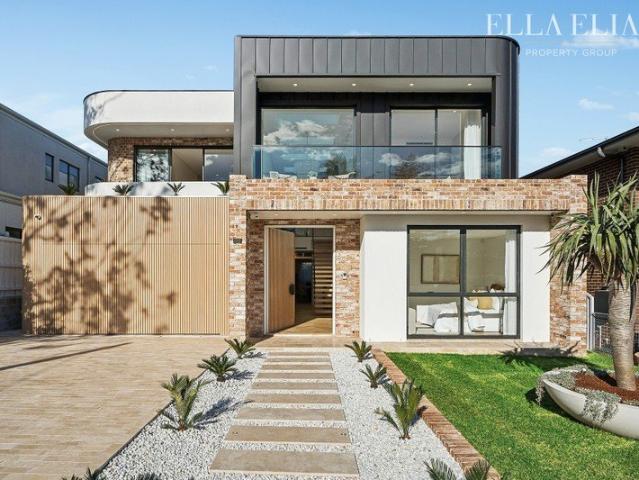 A Masterpiece of Bespoke Luxury and Timeless Elegance